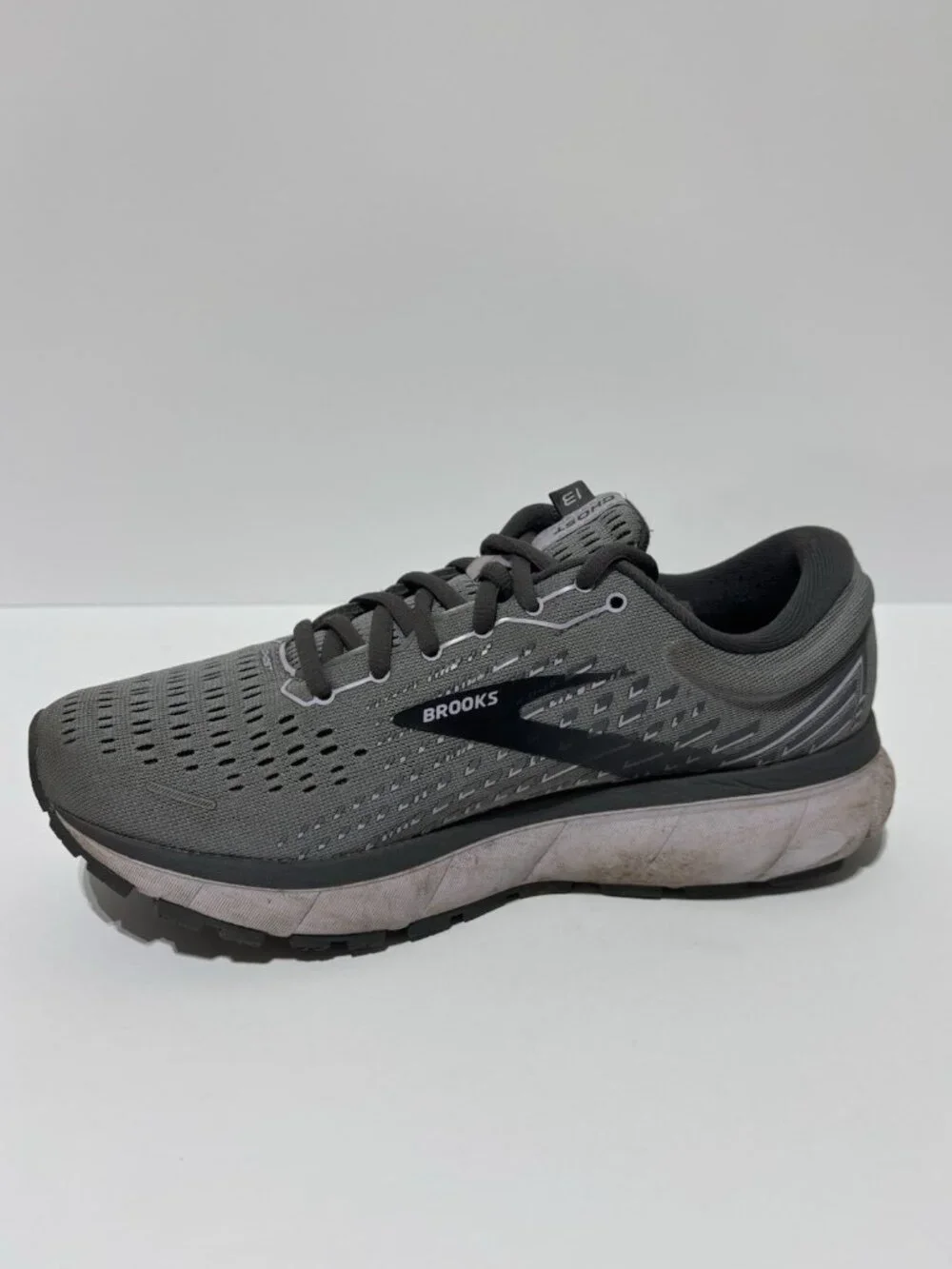 Brooks Women’s Ghost 13 Gray Running Shoes, Size 8 Wide